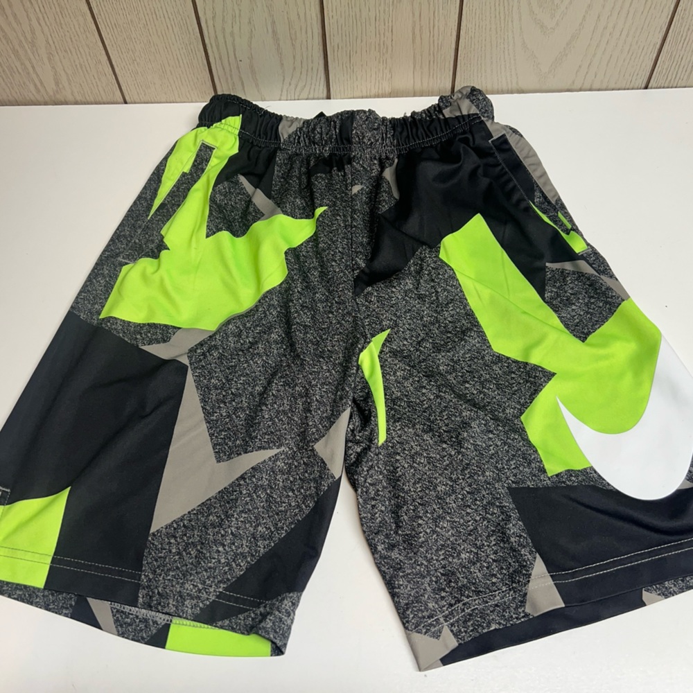 Boys Nike Dri Fit Green Black Shorts Youth XL 100% Poly Nice Fast Shipping!